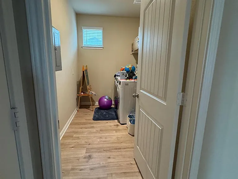 113 Queen Anne Dr — Photo 17