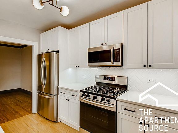 3rd image of 3624 N Damen Ave #3