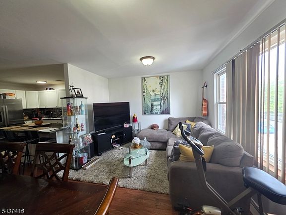 3rd image of 229 Delaware St