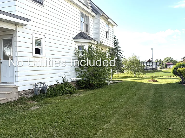 436 E Sullivan St — Photo 3