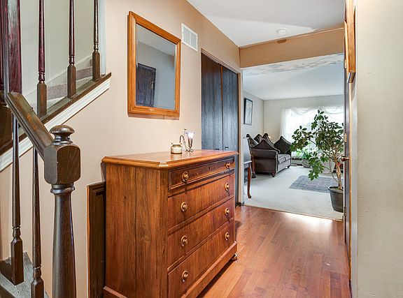 2nd image of 1631 College Green Dr