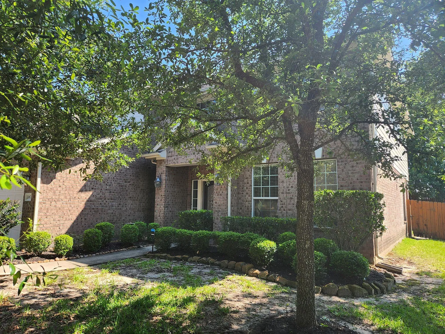 4 bed, 2.5 bath, 2743 sqft, $2,785 — Photo 2