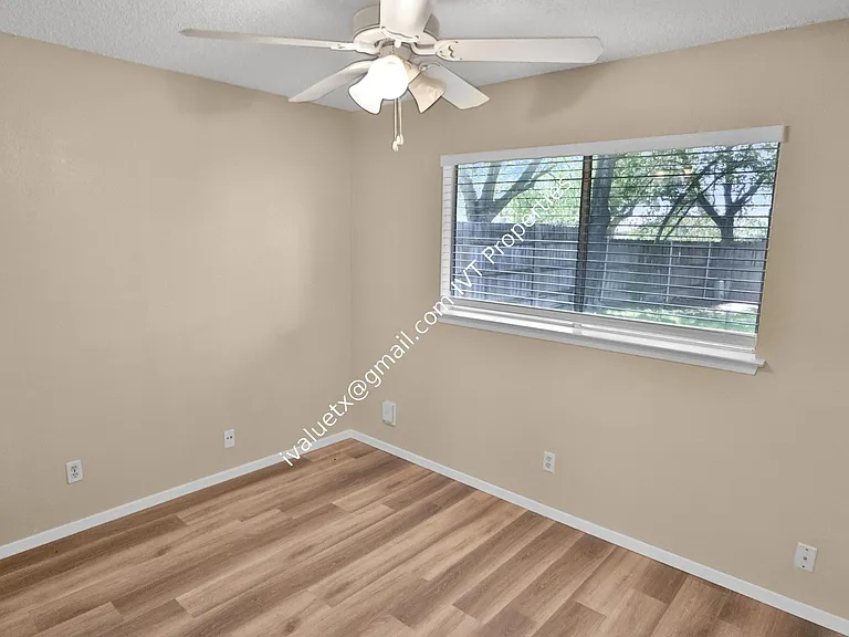 7912 Echo Wind St #7912 — Photo 10