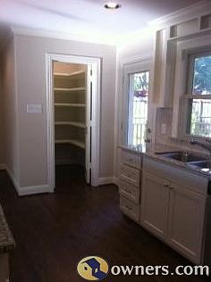 WALK IN PANTRY OFF KITCHEN