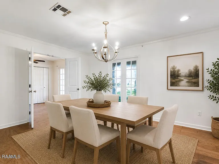 320 Lippi Blvd — Photo 7