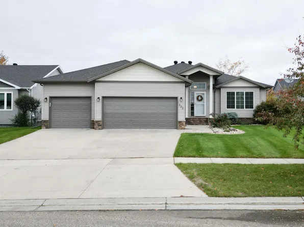 222 30th Ave E, West Fargo, ND 58078