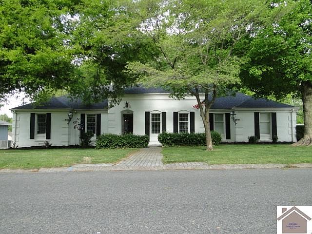 1st image of 204 Erwin Dr
