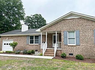303 N 1st Ave, New Bern, NC 28560