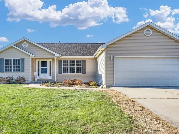 9 Stonehenge, Mattoon, IL 61938