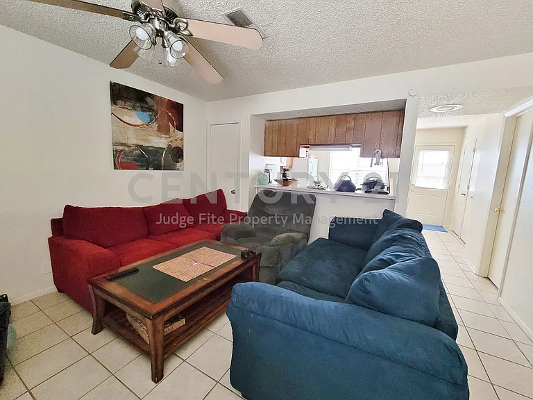 929 W Hickory St #A-2 — Photo 3