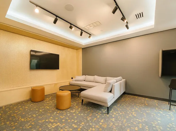 499 Communipaw Avenue image 8 of 9