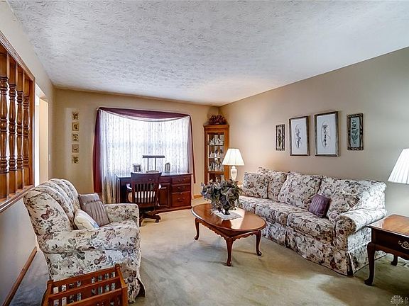 2nd image of 6901 Castlebrook Dr