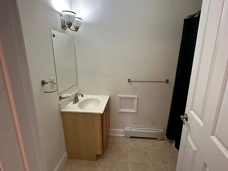 1044 North Ave #4 — Photo 16