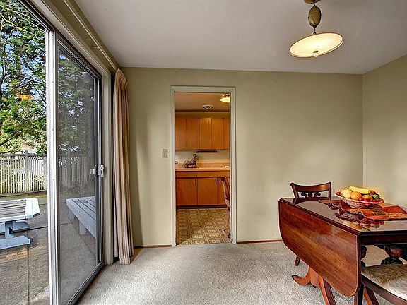 5th image of 221 164th Ave NE