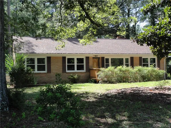 524 W Main St, Wakefield, VA 23888