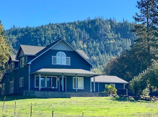 726 Earhart Rd, Rogue River, OR 97537