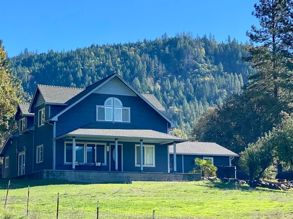 726 Earhart Rd, Rogue River, OR 97537