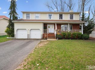 21 Commander Patrick Dunn Ct, Fords, NJ 08863