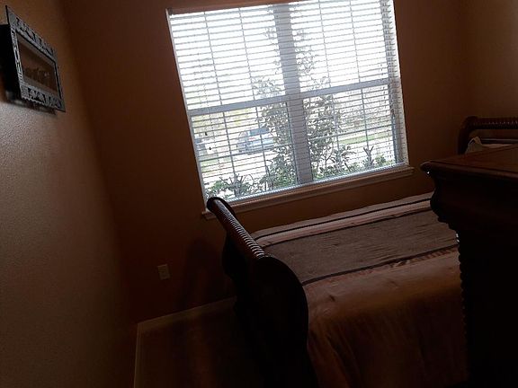 3rd image of 317 Anorak St