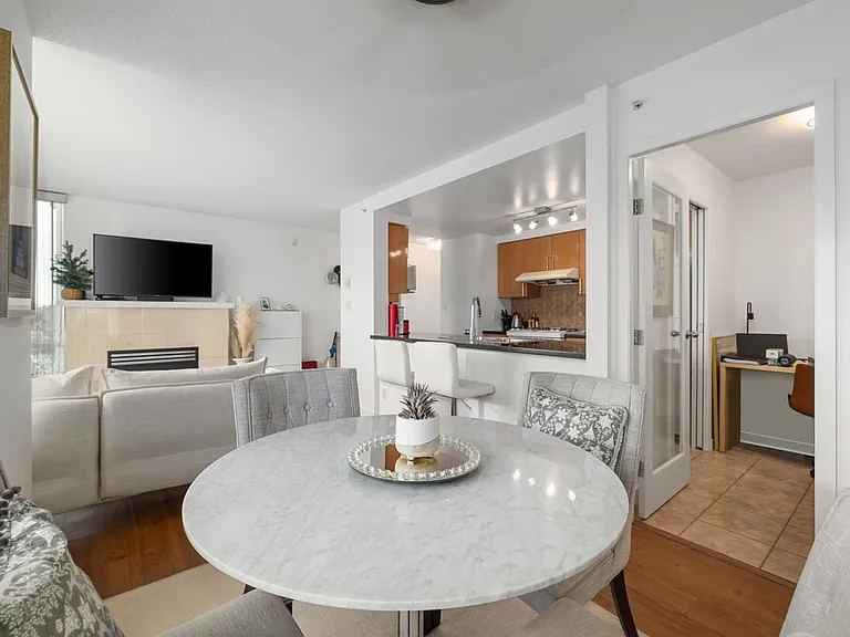 1077 Marinaside Cres #2201 — Photo 9