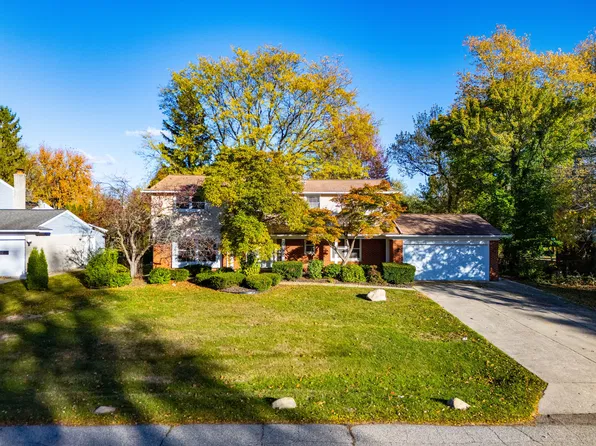 6843 Leslee Crest Dr, West Bloomfield, MI 48322