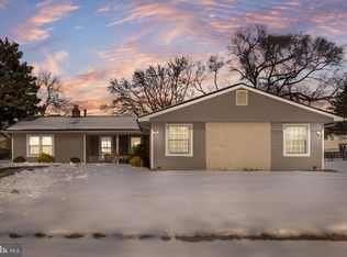 33 New Pond Ln, Willingboro, NJ 08046