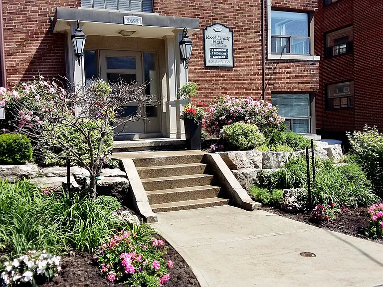 2692 Bloor St W — Photo 10