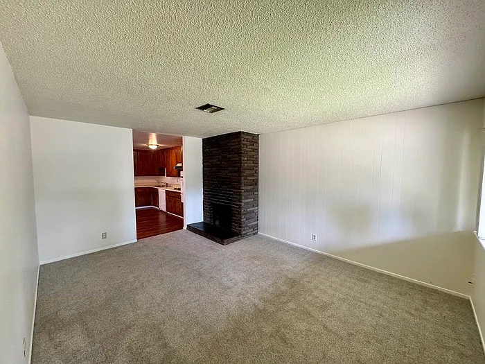 5322 Castle St — Photo 4