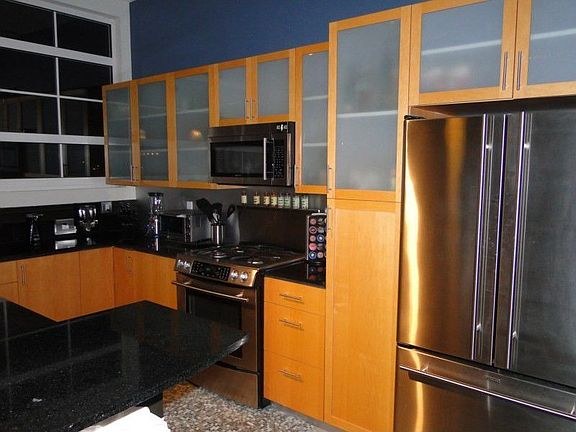 3rd image of 1136 Washington Ave 905