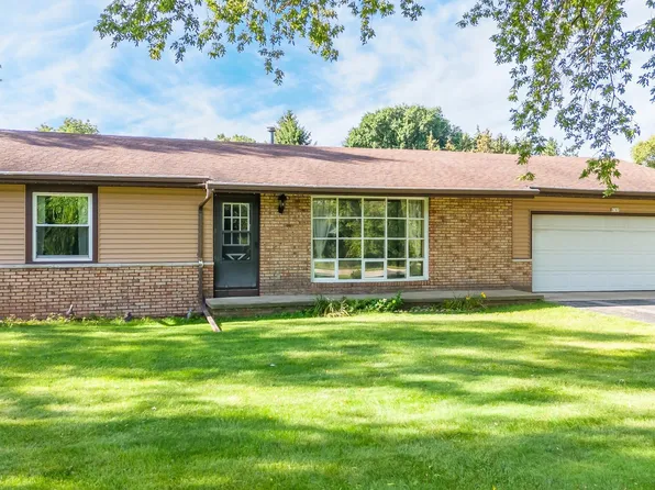 4187 Leonard Point Rd, Oshkosh, WI 54904