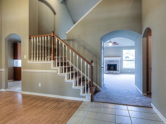 3rd image of 7306 Hollow Field Ln
