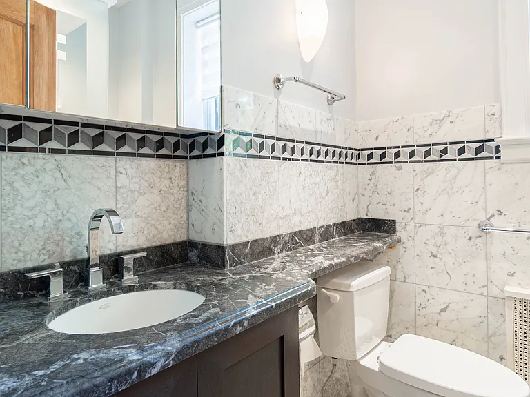 1210 N Astor St #3B — Photo 6