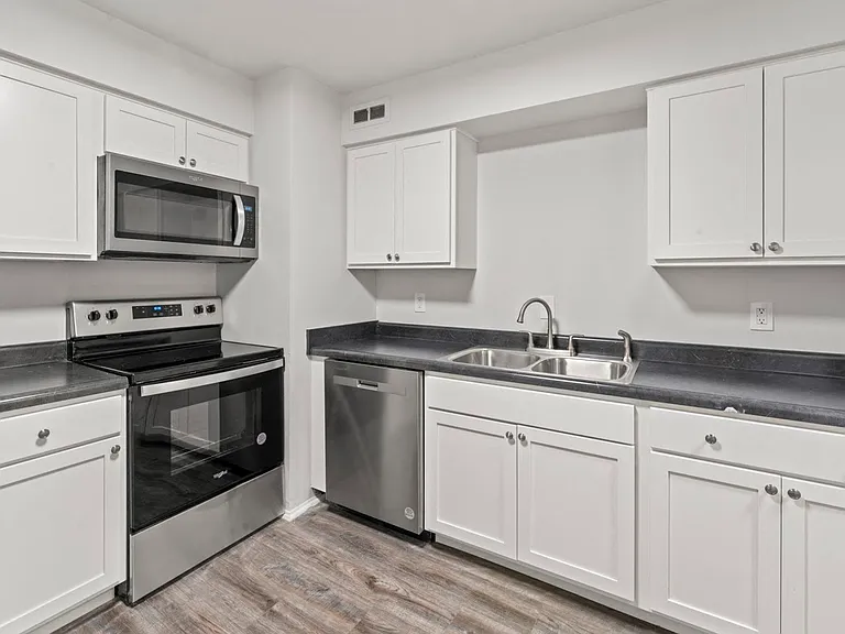 2 BR 1 ¼ Ba Photos