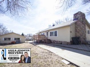 754 S 3rd St, Glenrock, WY 82637