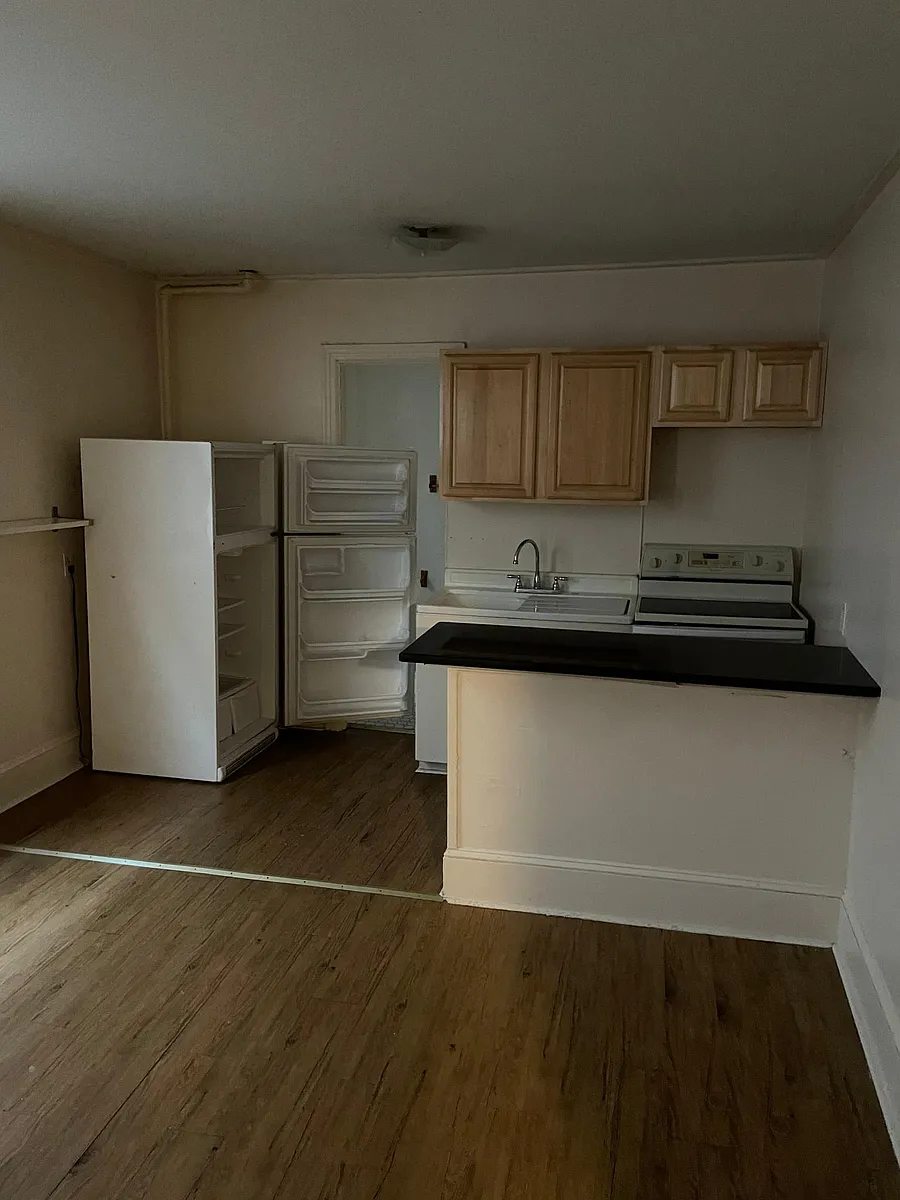 Building Photo - 148 Grand St #32