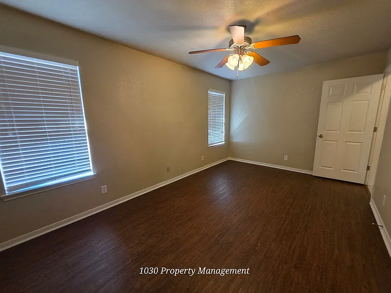 5804B Aquarius Dr — Photo 18