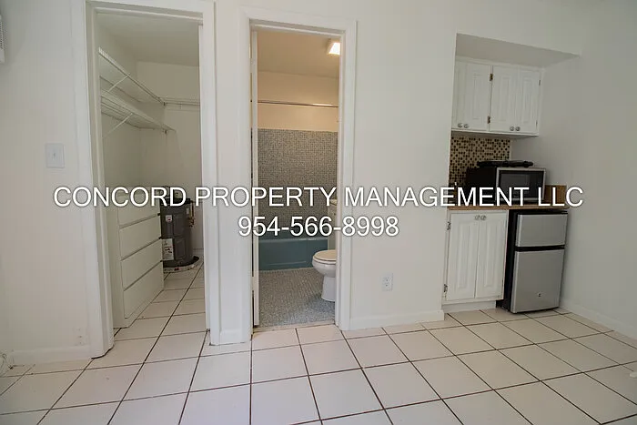 1411 SW 2nd St #4 — Photo 4