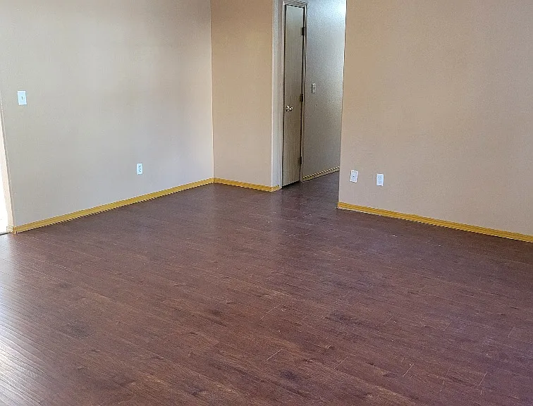 10628 SE Powell Blvd — Photo 4