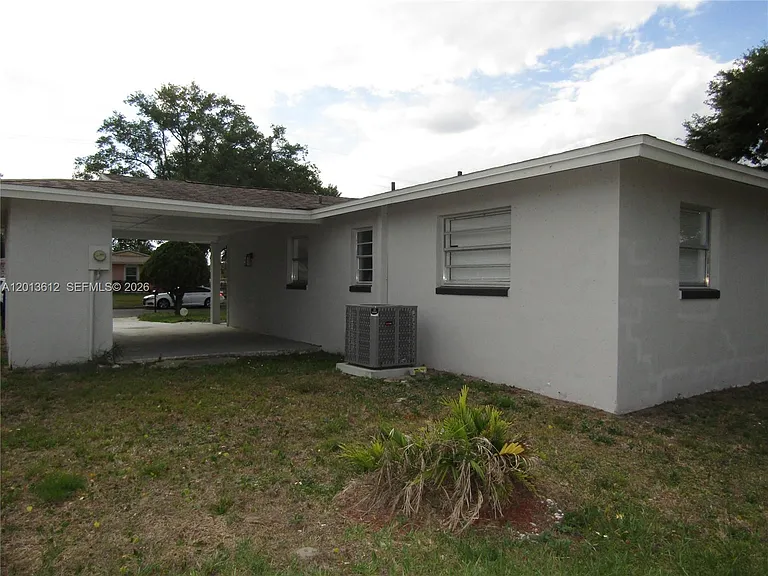 2447 Messina Ave — Photo 29