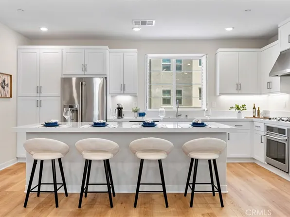 25 Splendor Way, Ladera Ranch, CA 92694
