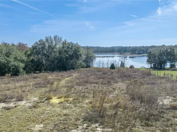 165 Southeast Ave, Weirsdale, FL 32195