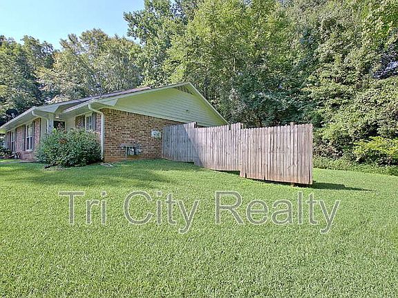 4th image of 150 Chase Ct