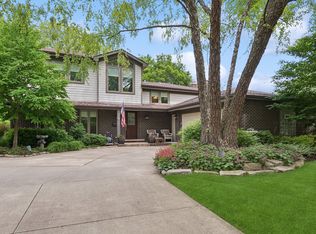 3206 Maple Leaf Dr, Glenview, IL