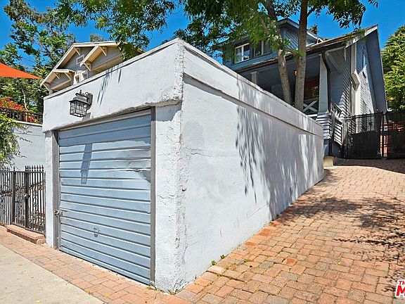 4th image of 1106 Echo Park Ave