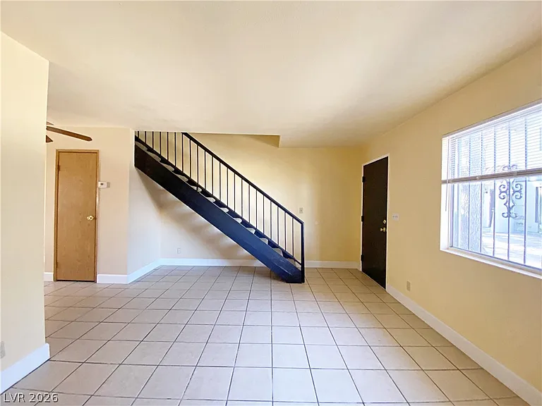 894 Rhinegold Way — Photo 3
