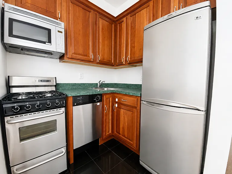 469 W 153rd St #3D — Photo 5