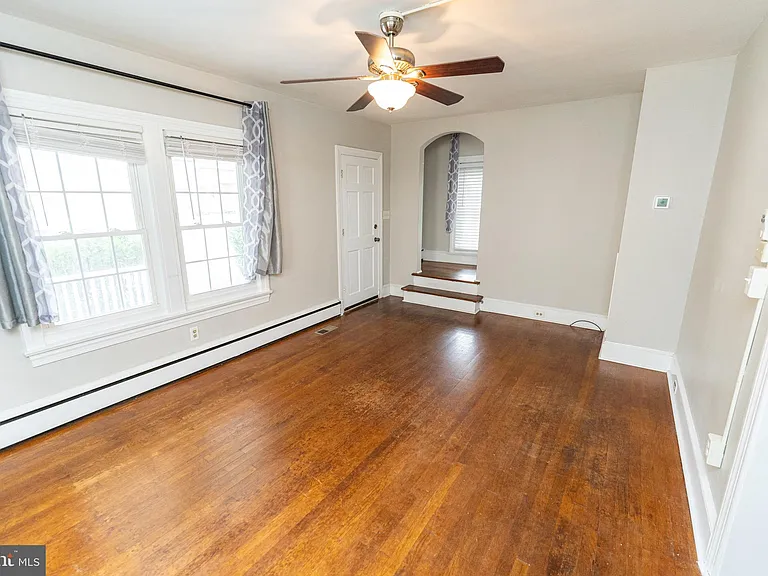 1109 N Division St — Photo 11