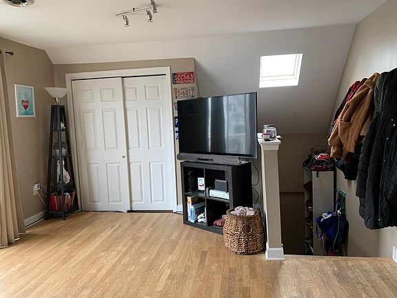 3rd image of 3313 N Southport Ave APT 2