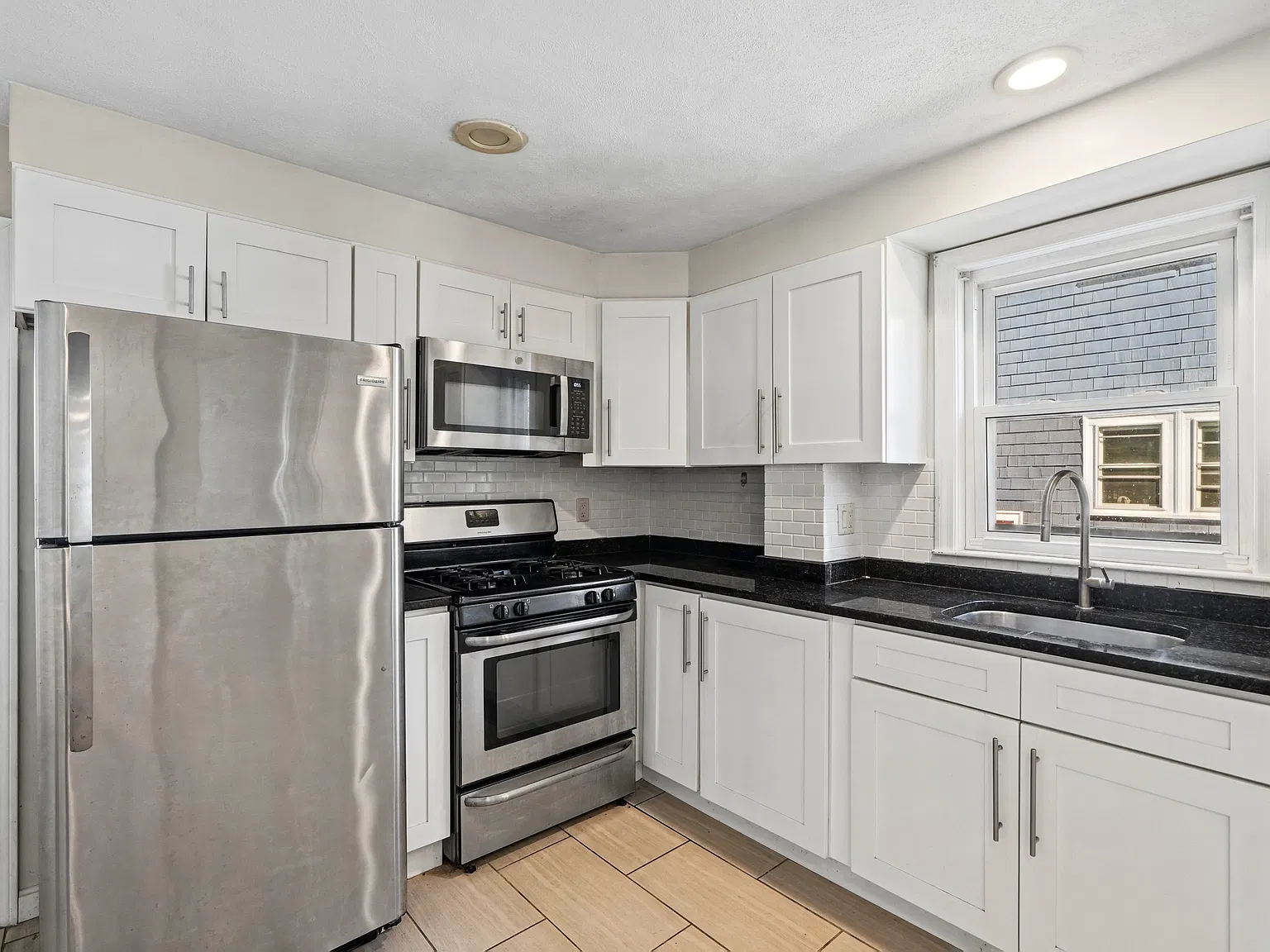 21 Quincy St — Photo 4