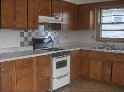 2nd image of 16132 Prairie Ave